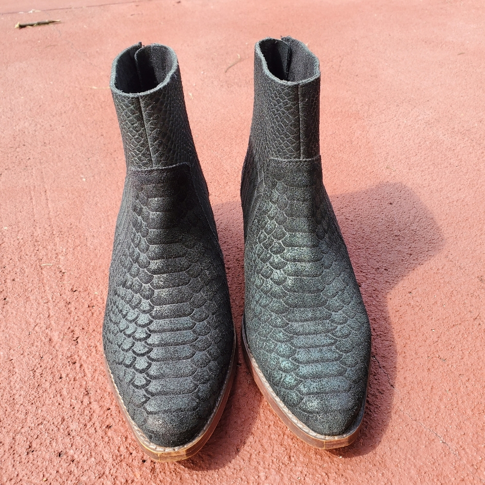 Diba,women Black boots sz 8.5